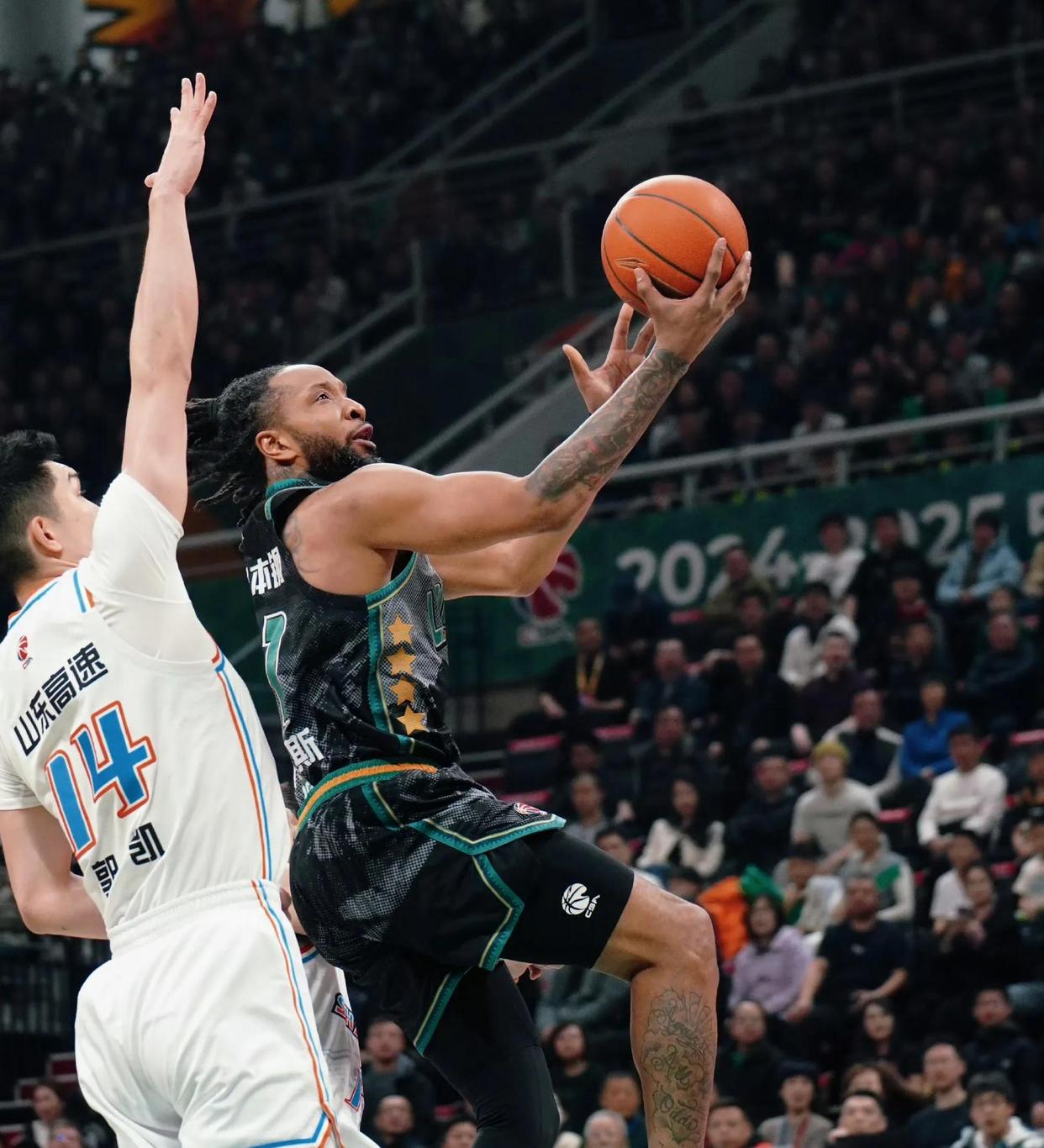 转会期法兰克福绝杀压哨——CBA季后赛节点到来，悬念犹存，高层口径保持一致的简单介绍