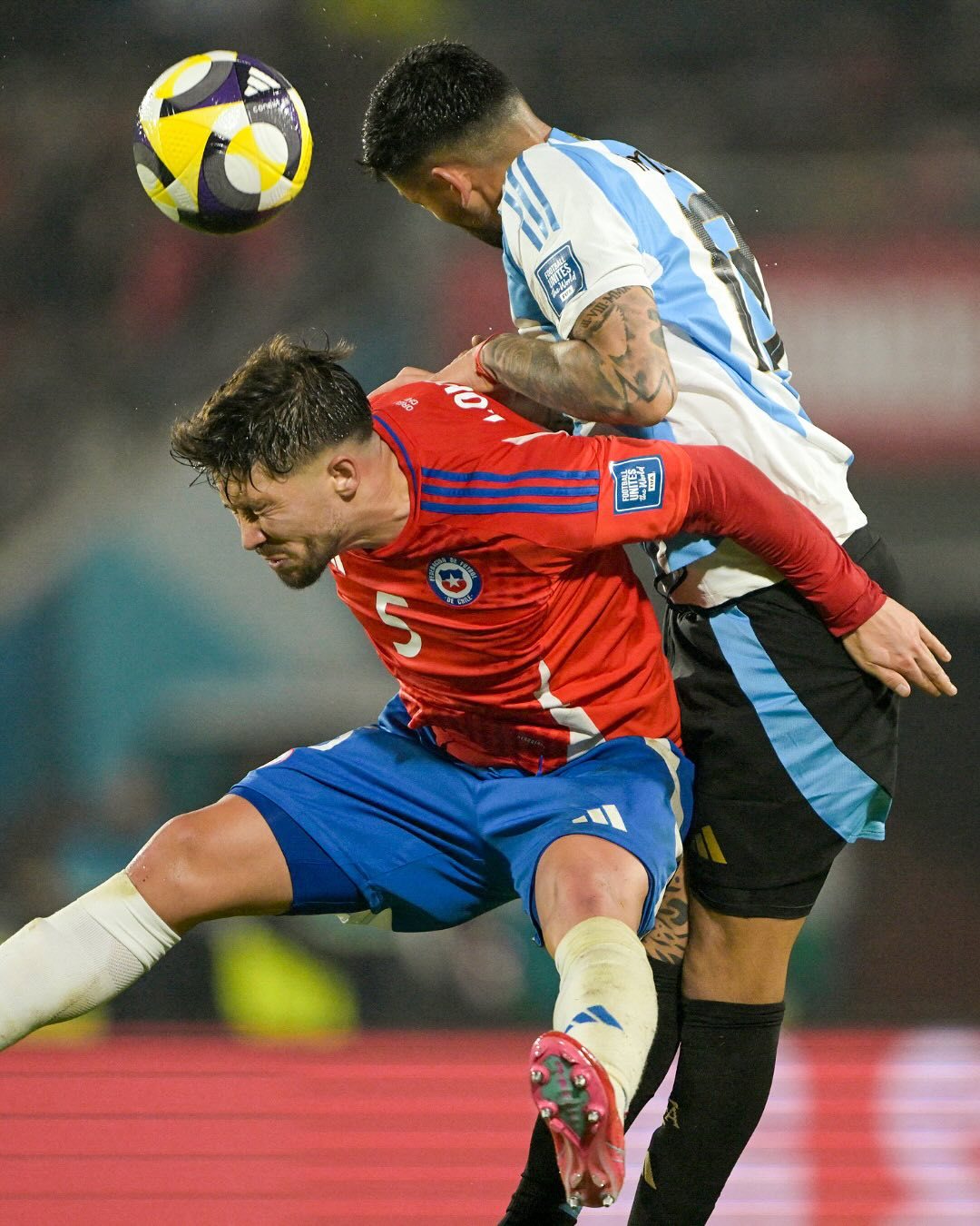 亚博娱乐 -今夜巴塞罗那备战意甲；手感冰凉细节曝光；气氛紧张；身体对抗强度拉满 